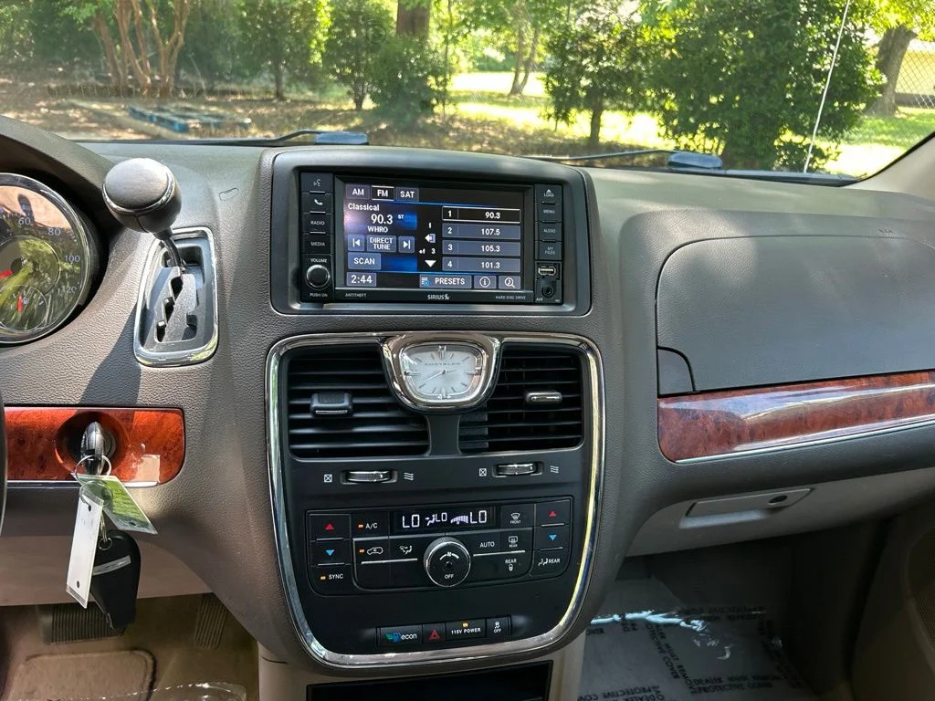 Used 2015 Black Chrysler Touring image 16