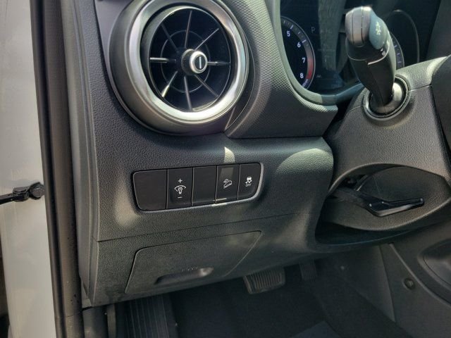 2023 Hyundai Kona SEL - Photo 18