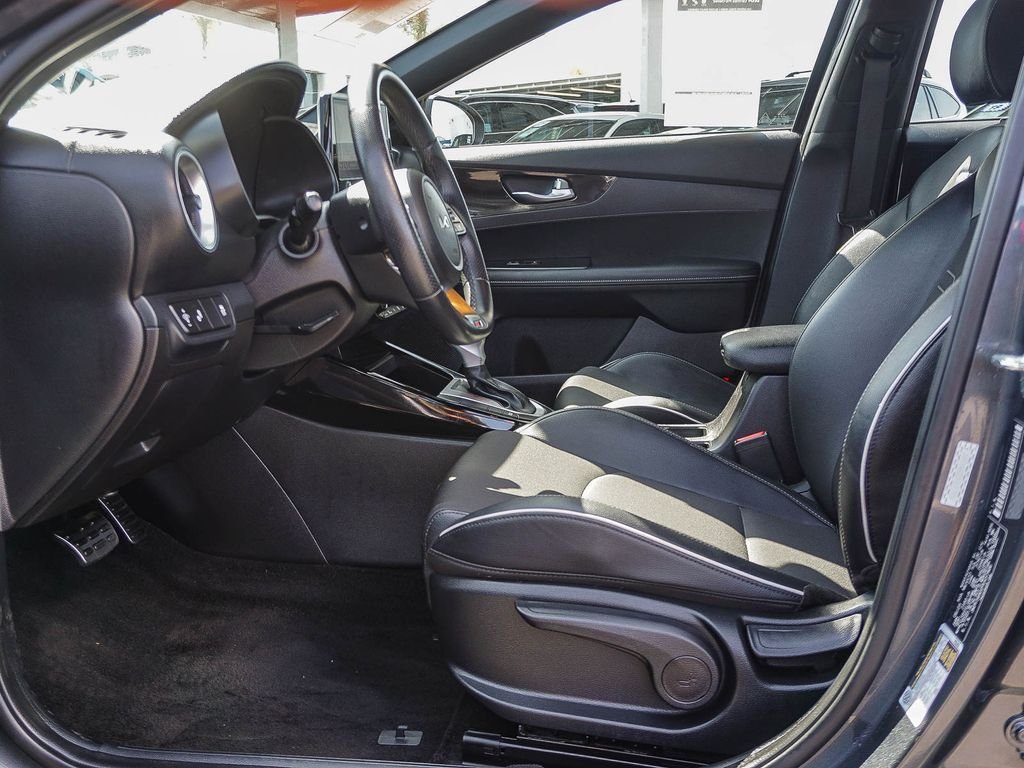 Used 2023 Gray Kia GT-Line image 18