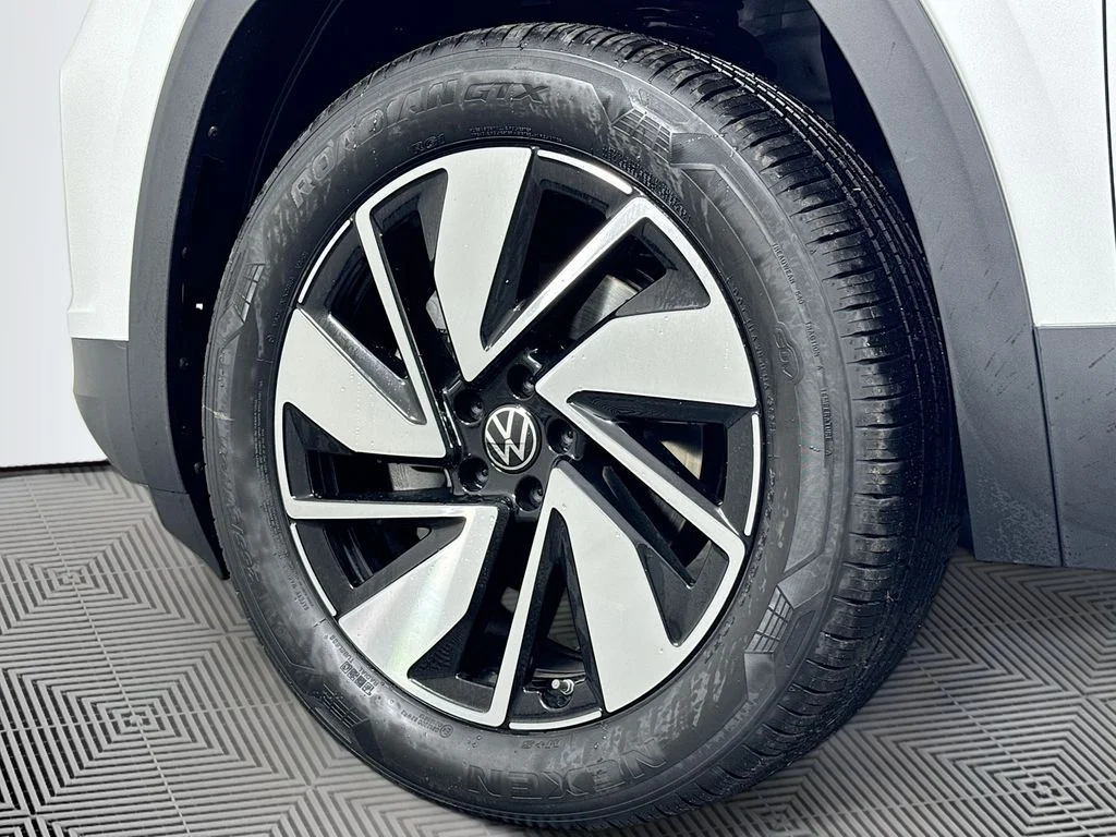 New 2026 White Pearl Volkswagen 2.0T SEL image 26