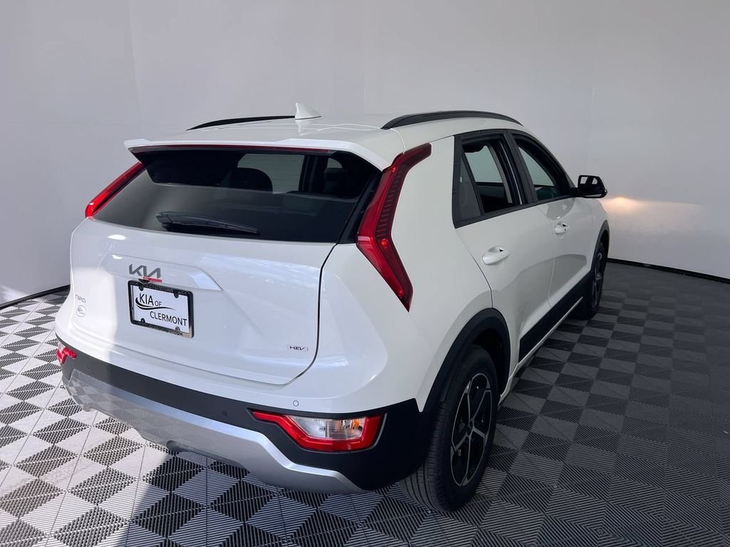 New 2026 Snow White Pearl Kia EX image 2