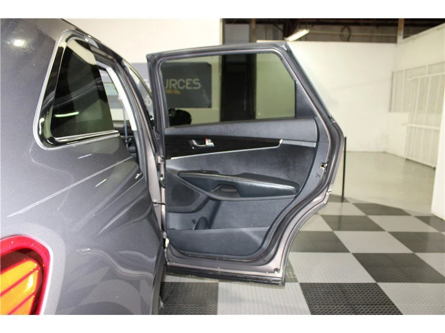 Used 2019 Dragon Brown Kia LX image 25