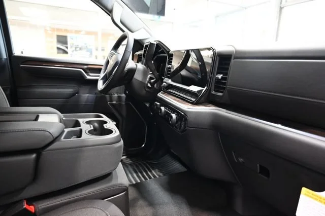 New 2026 Summit White Chevrolet LT (2FL) image 14