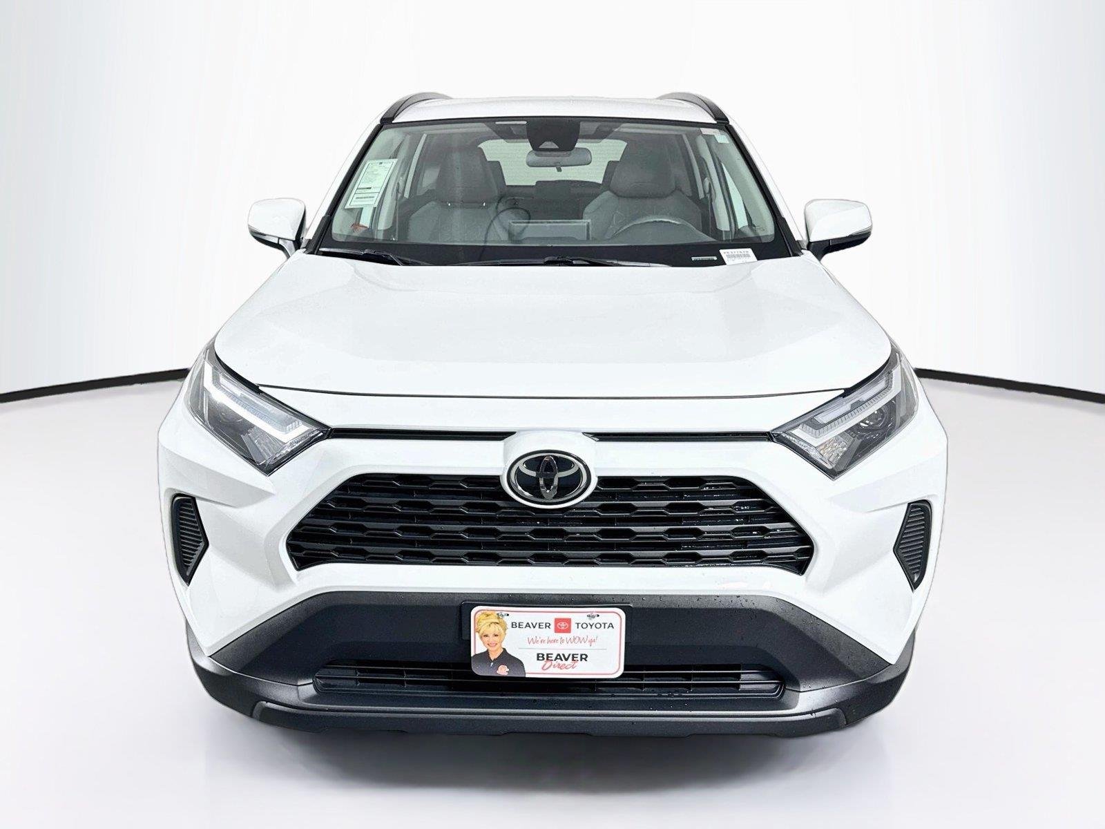 Used 2025 Ice Cap Toyota XLE image 8