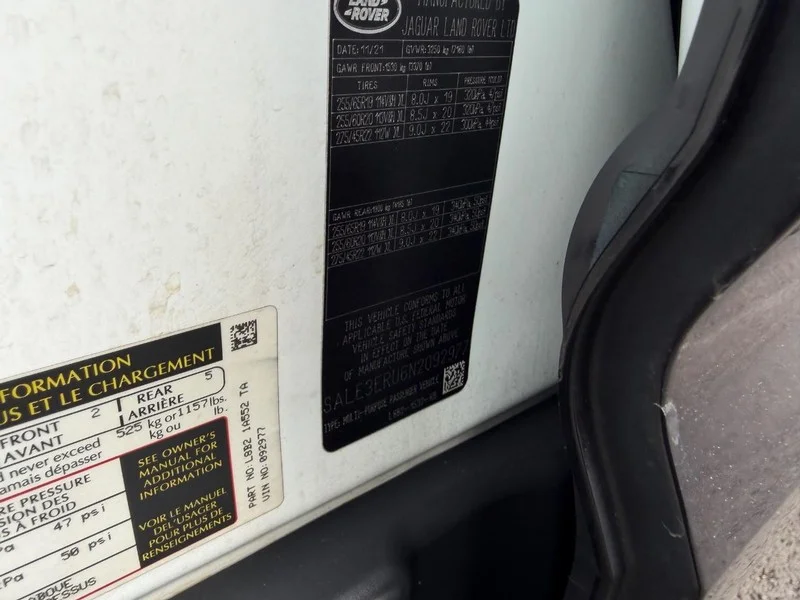 Used 2022 Fuji White Land Rover X-Dynamic HSE image 25