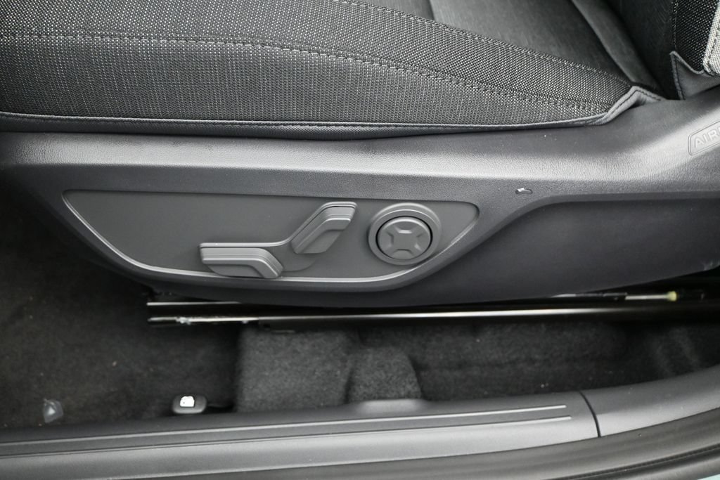 New 2027 Iceberg Green Kia S image 8