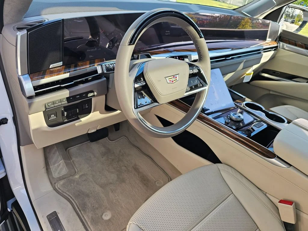 New 2026 Vibrant White Tricoat Cadillac Platinum Sport image 22