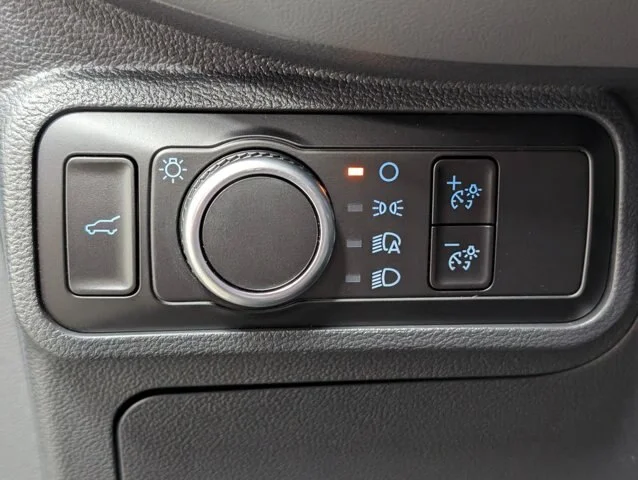 New 2026 Space White Metallic Ford Active image 37