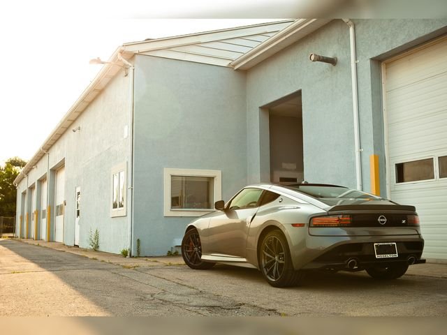 Used 2024 Gray Nissan Performance image 17