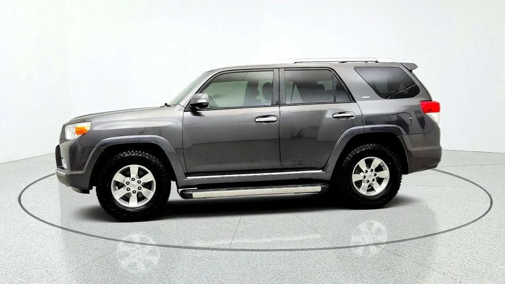 Used 2013 Magnetic Gray Metallic Toyota 4WD 4dr V6 SR5 image 8