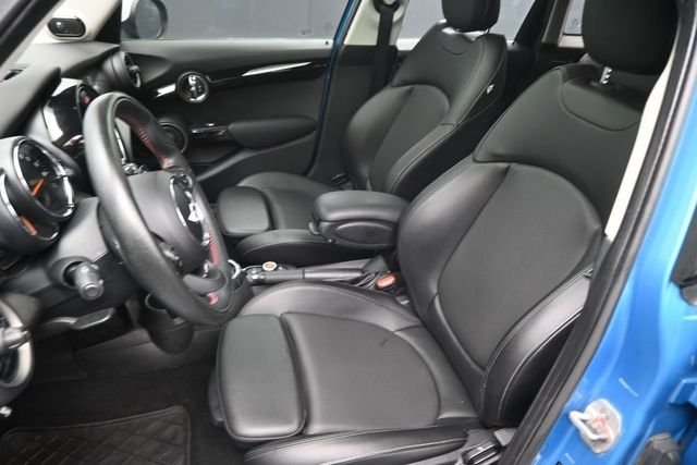 Used 2015 Blue MINI Base image 18