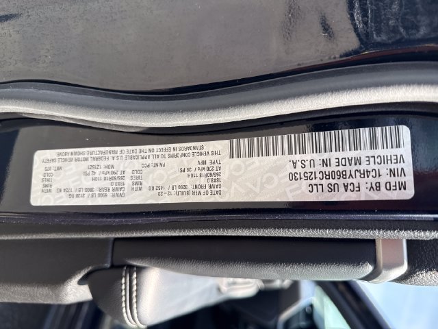 Used 2024 Midnight Sky Jeep 4xe image 13