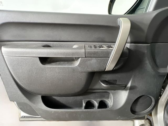 Used 2013 Silver GMC SLE image 26