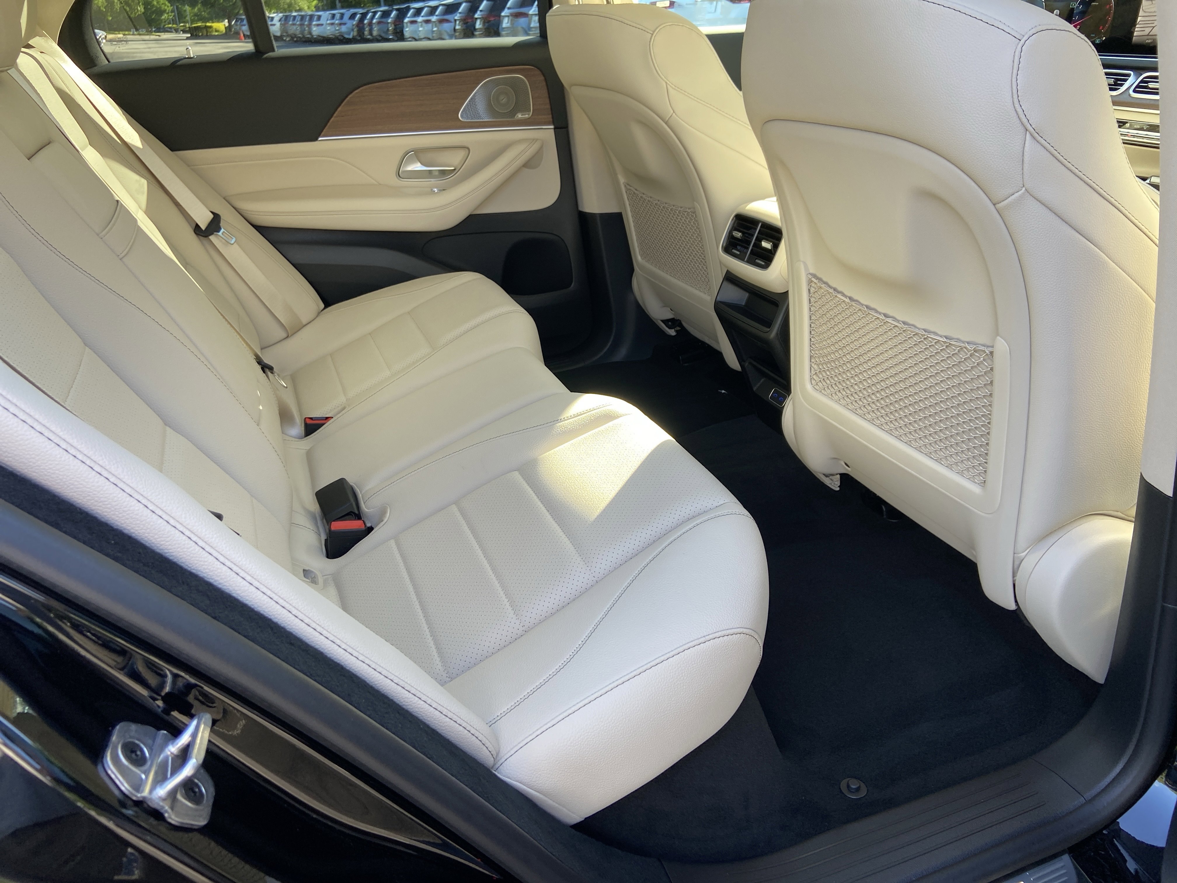 New 2026 Black Mercedes-Benz GLE 450 4MATIC® SUV image 39