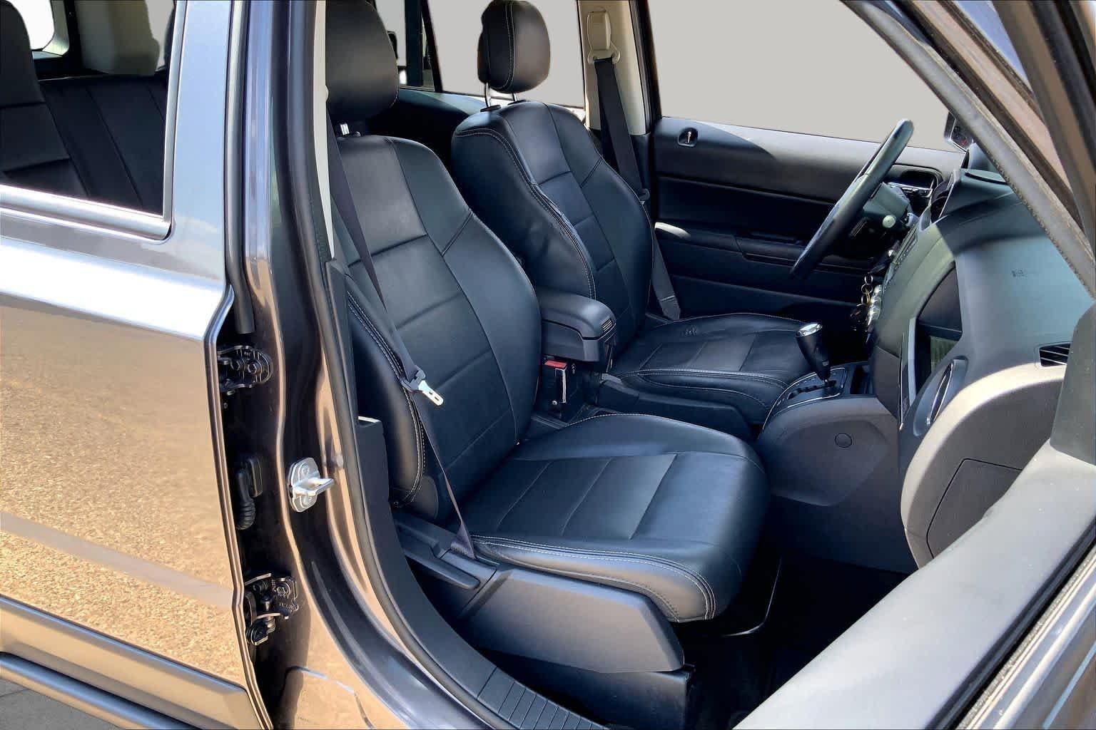 Used 2016 Granite Crystal Metallic Clearcoat Jeep High Altitude Edition image 8