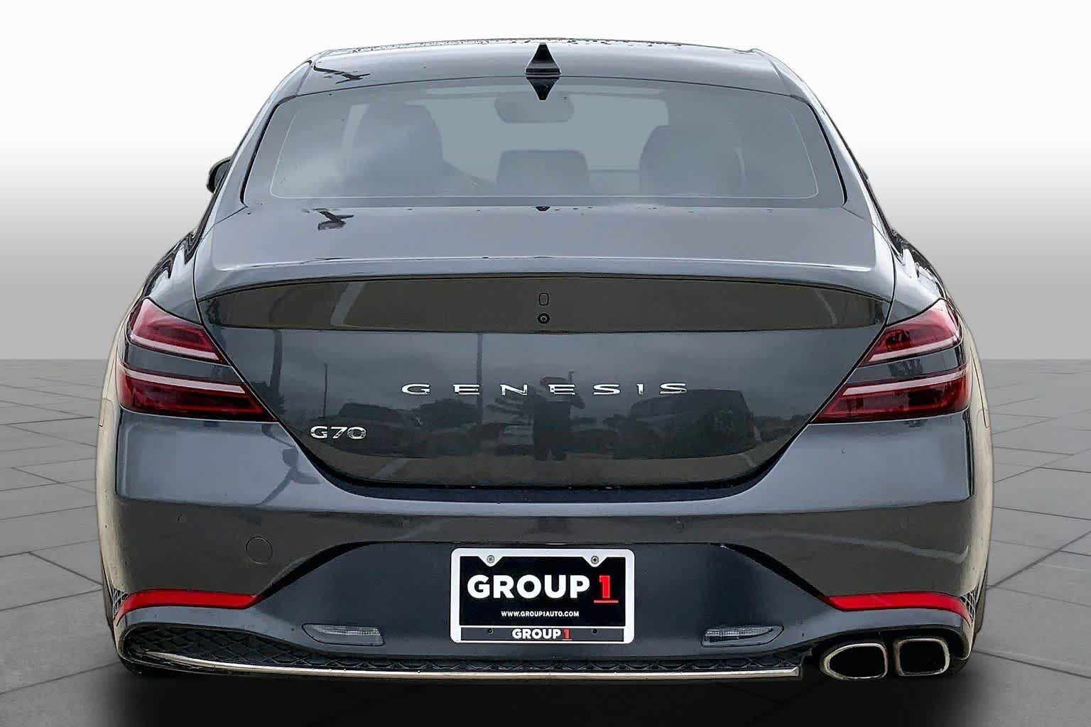 Used 2023 Makalu Gray Genesis 2.0T image 5