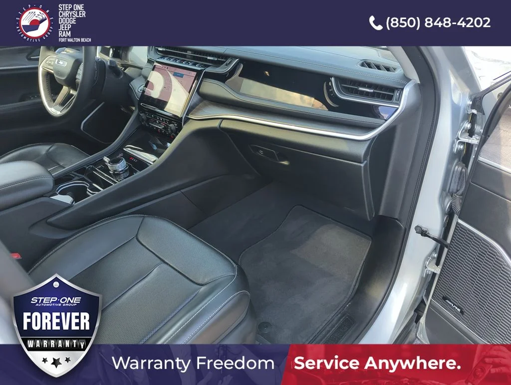 Used 2022 Silver Jeep 4xe image 37