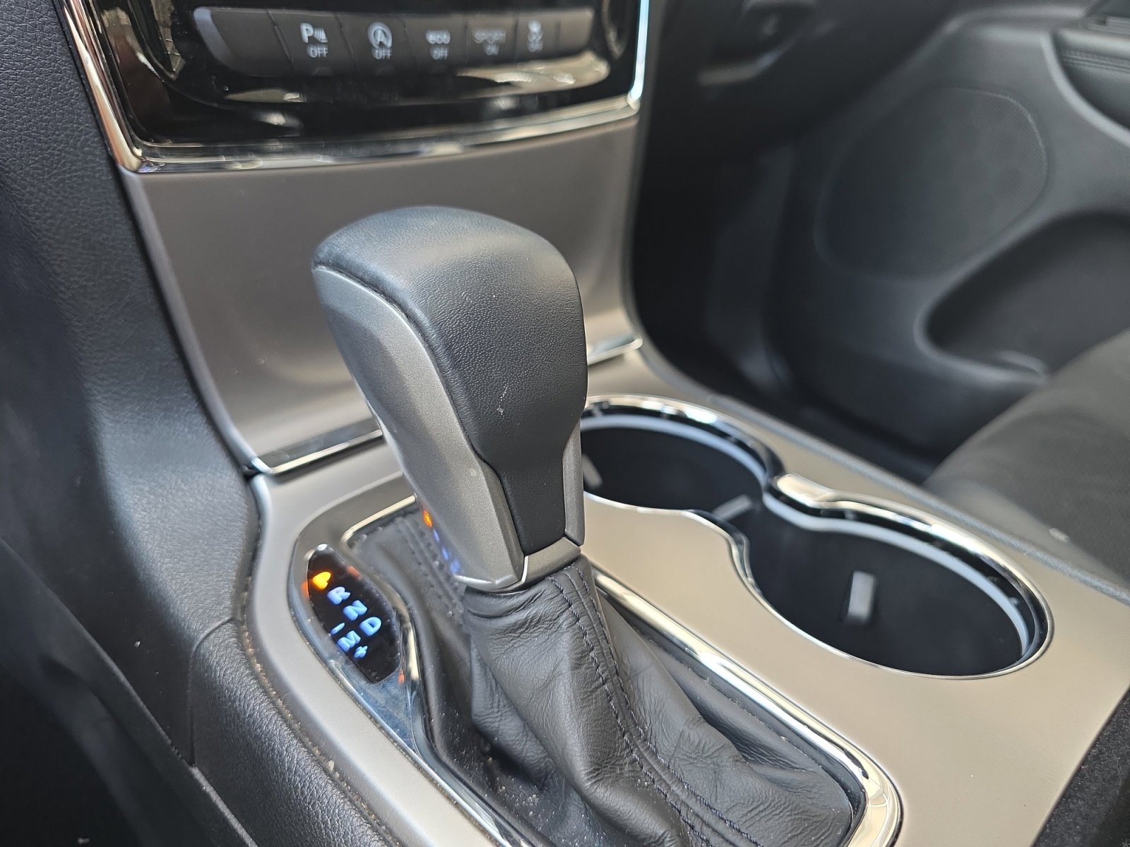 Used 2019 Bright White Clearcoat Jeep Altitude image 20