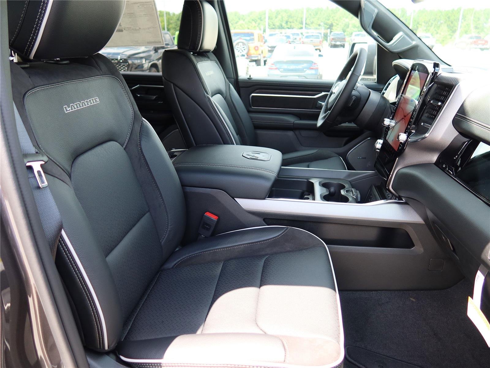 2026 RAM 1500 Laramie - Photo 7