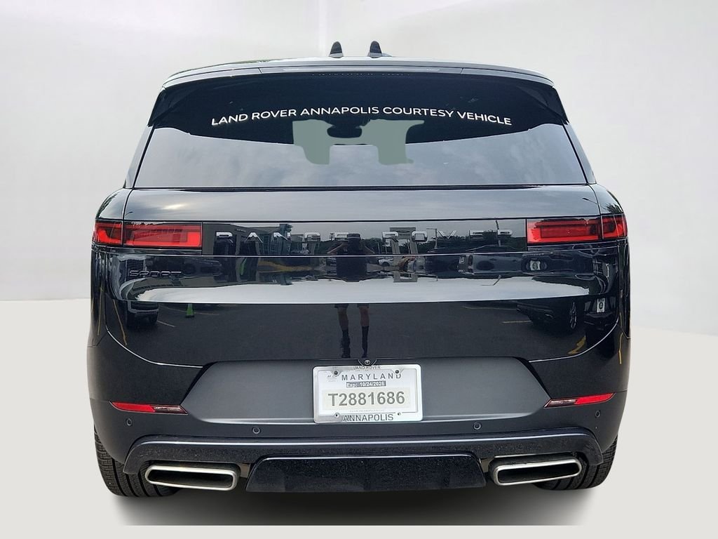Used 2026 Santorini Black Metallic Land Rover SE image 5