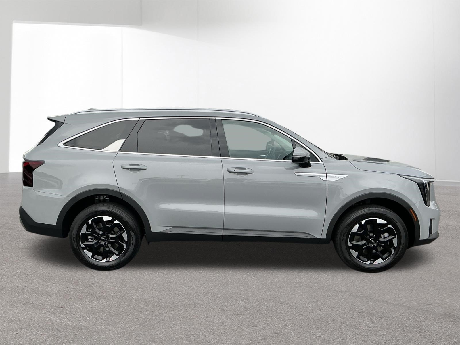 New 2026 Wolf Gray Kia S image 29