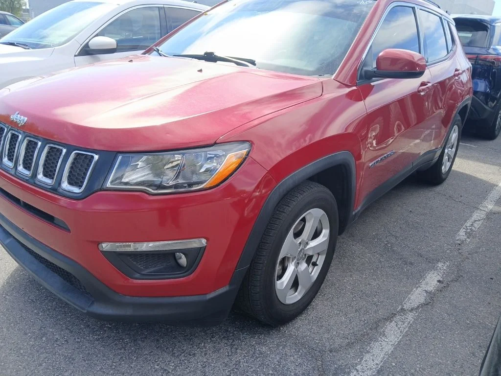 Used 2019 Red Jeep Latitude image 1