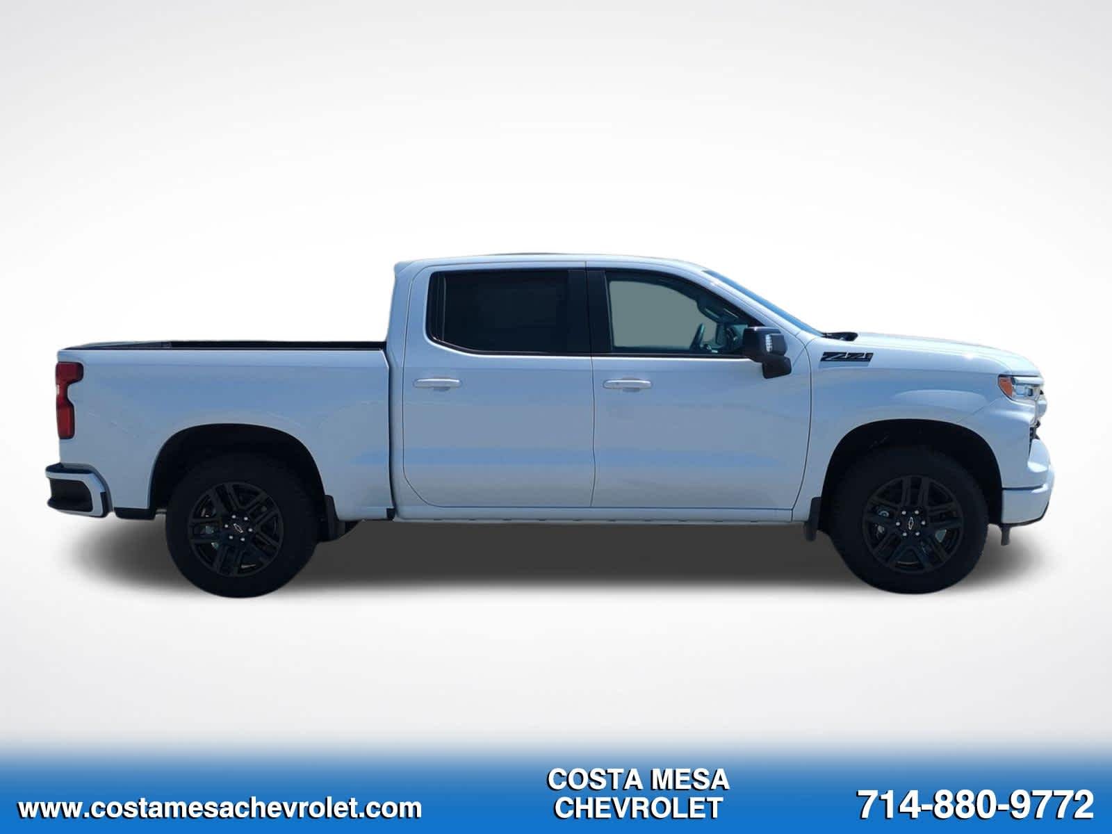 New 2026 Summit White Chevrolet RST image 4