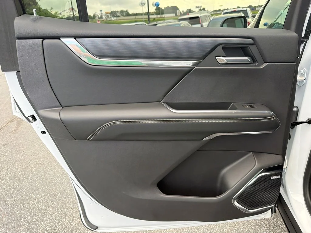 Used 2026 White GMC Elevation image 22