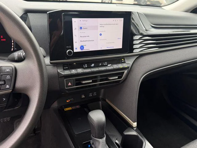 2025 Toyota Camry LE - Photo 17