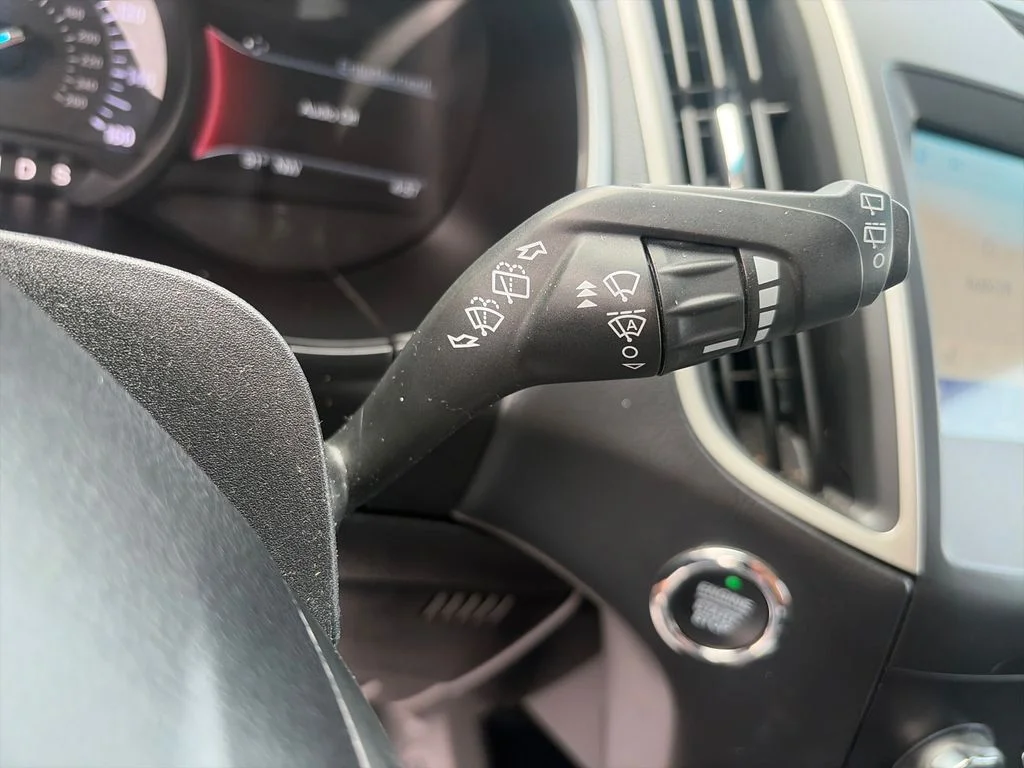 Used 2020 Oxford White Ford SEL image 36