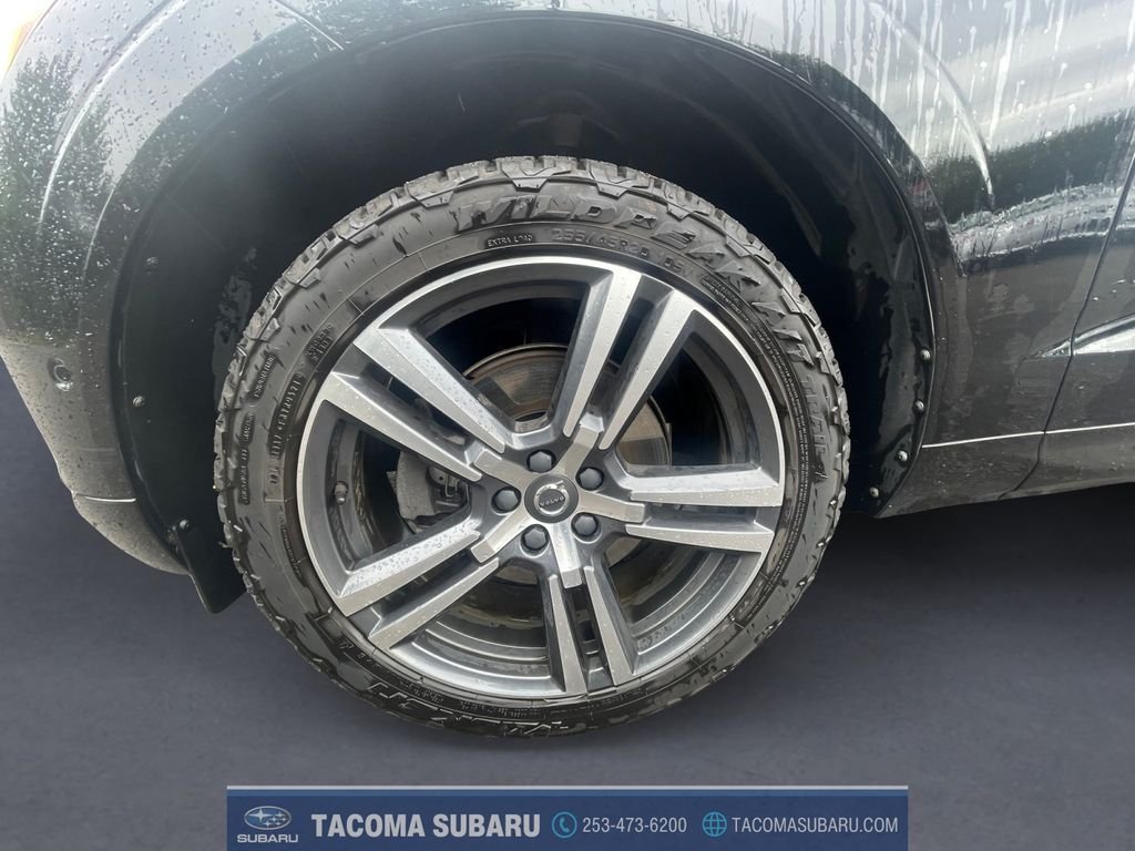 Used 2019 Black Volvo T5 Momentum image 9