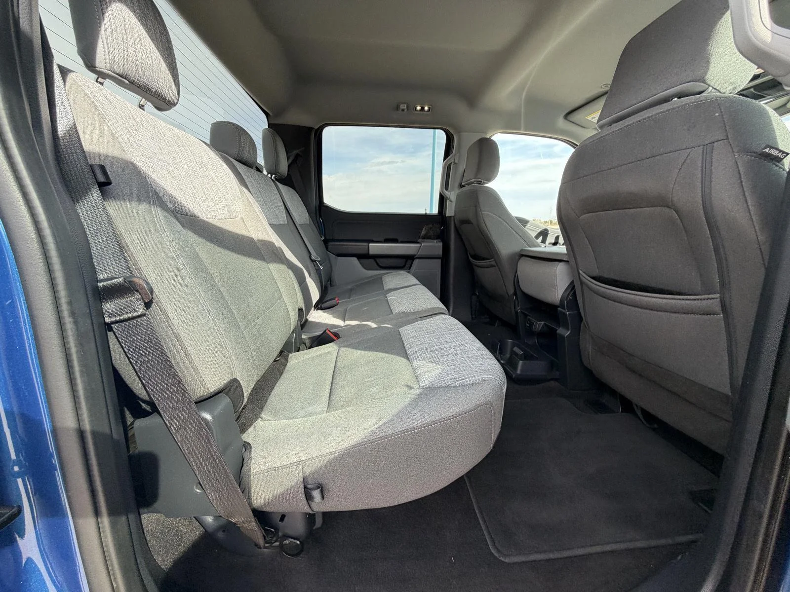 Used 2022  Ford XL image 16