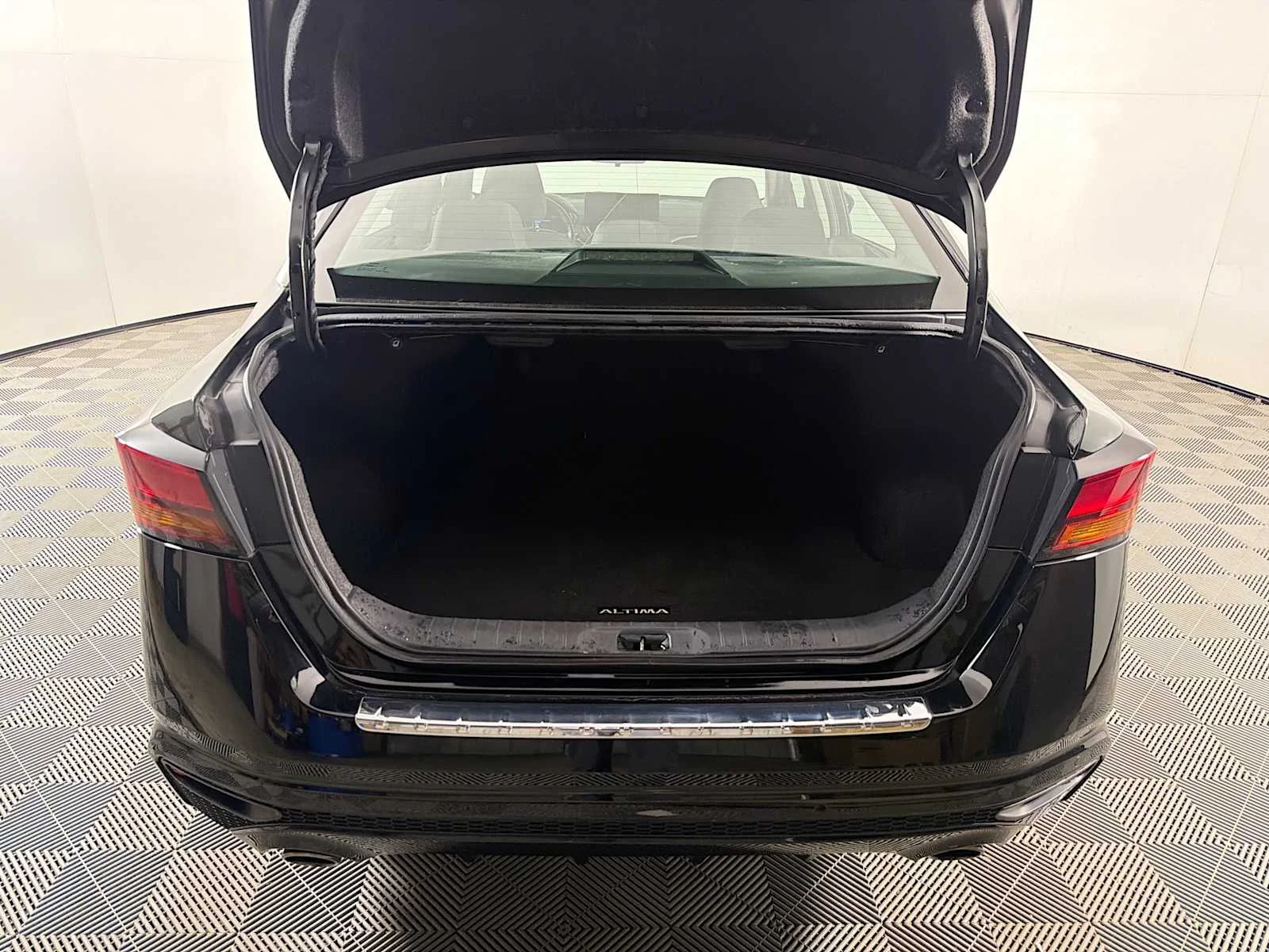 Certified Used 2023 Super Black Nissan 2.5 SV image 21