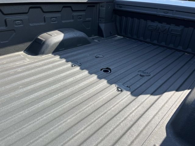 Used 2025 White GMC AT4 image 4