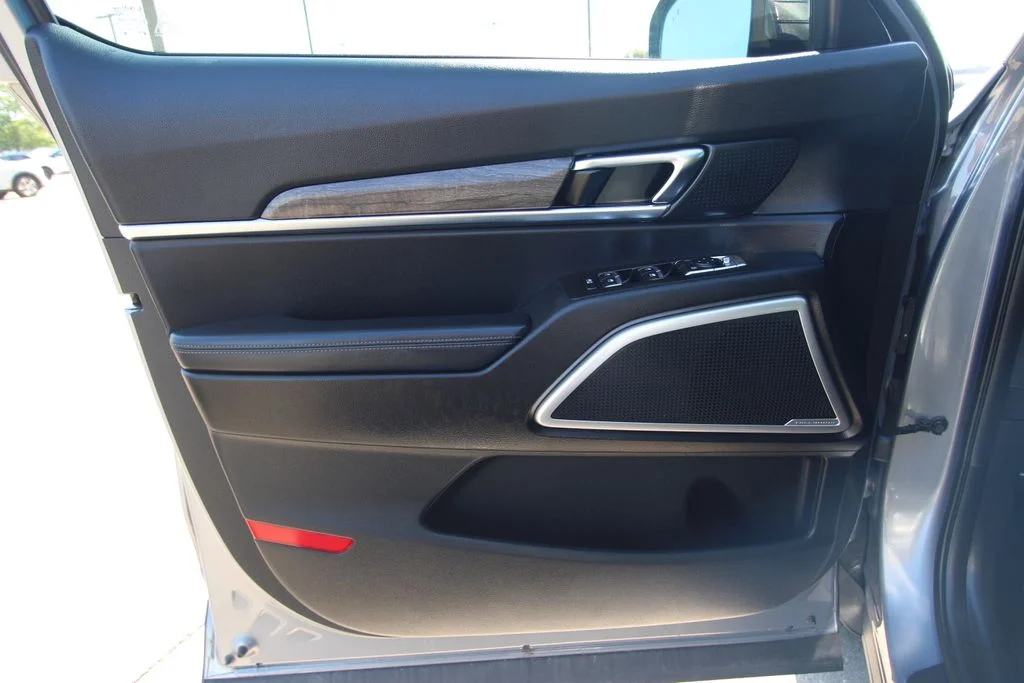 Used 2021 Everlasting Silver Kia EX image 38