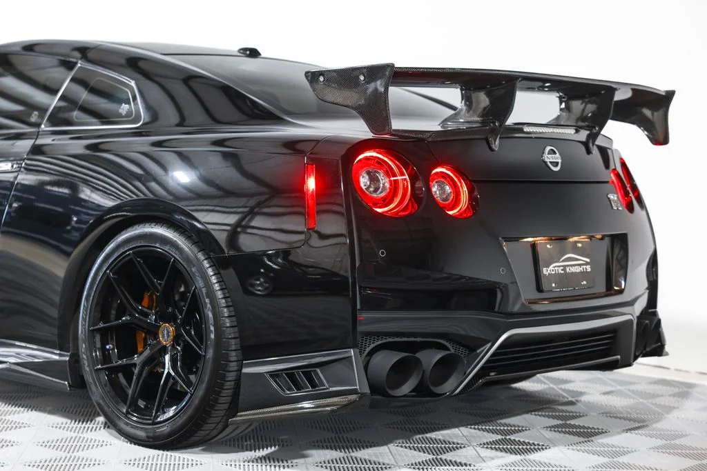 Used 2017 Black Nissan Premium image 22