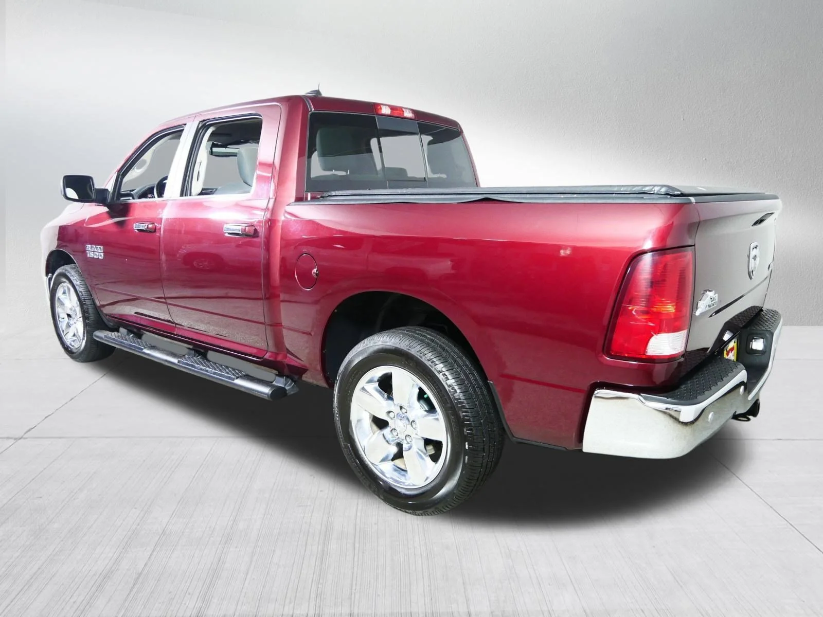 Used 2017 Delmonico Red Pearlcoat Ram Big Horn image 5
