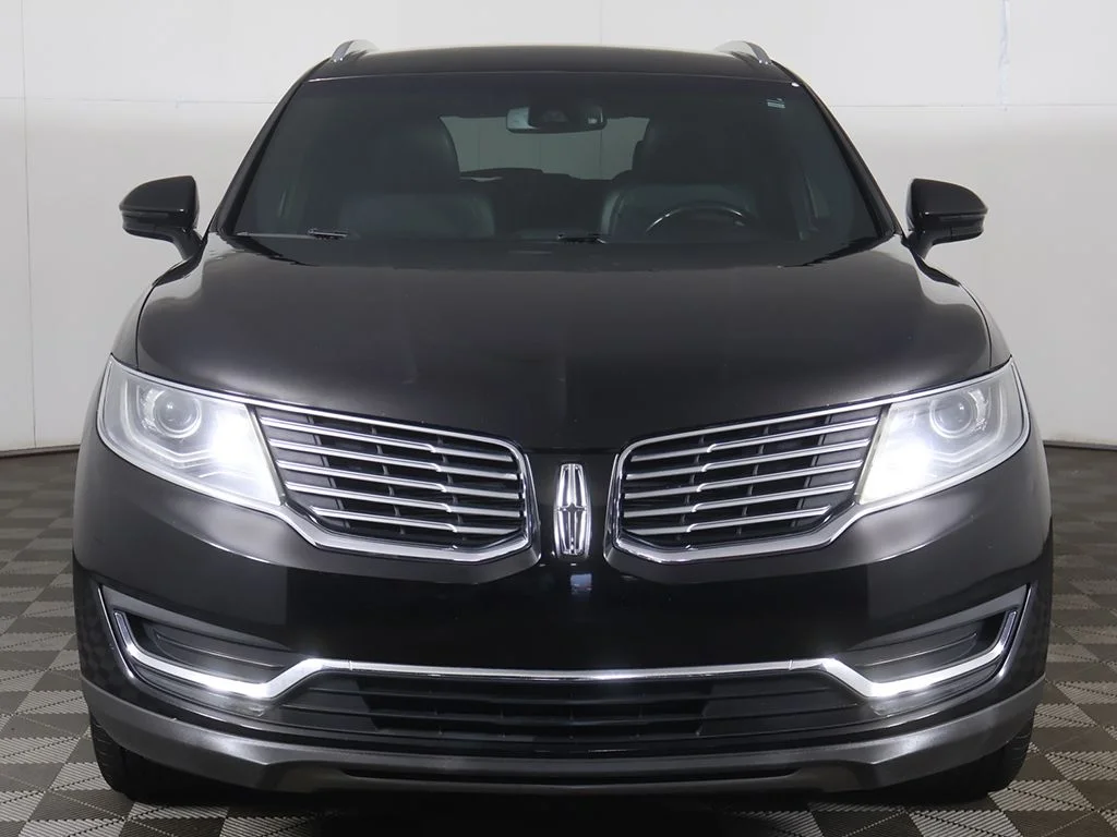 Used 2017 Black Lincoln Select image 12