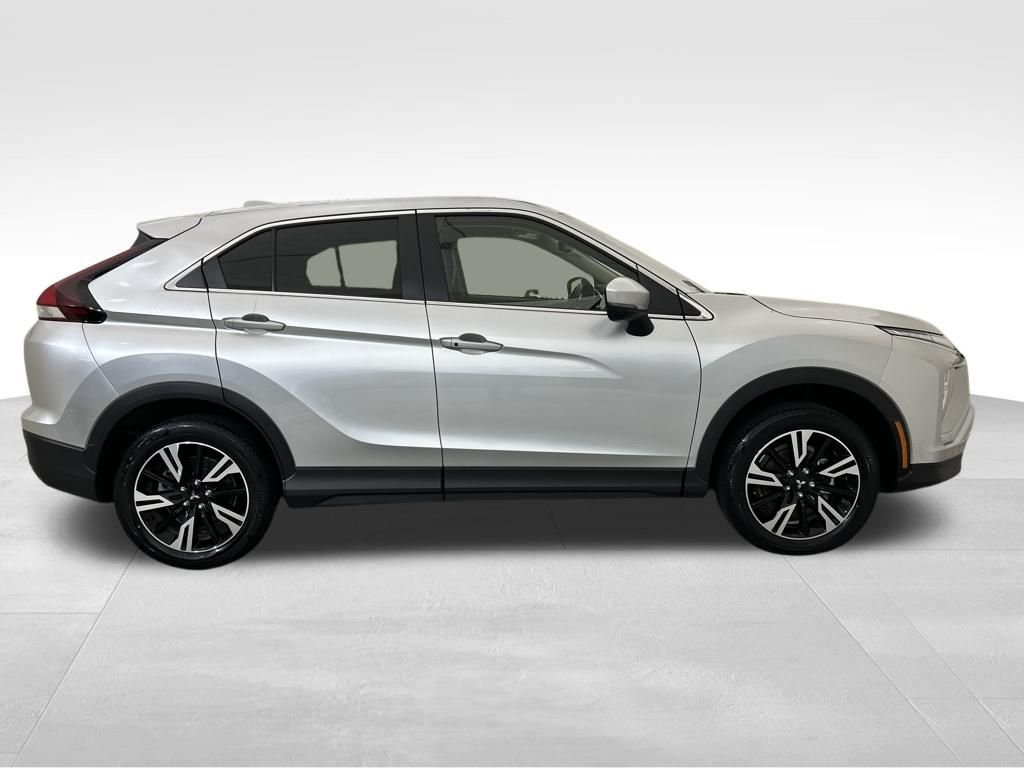 Used 2025 Silver Mitsubishi SE image 6