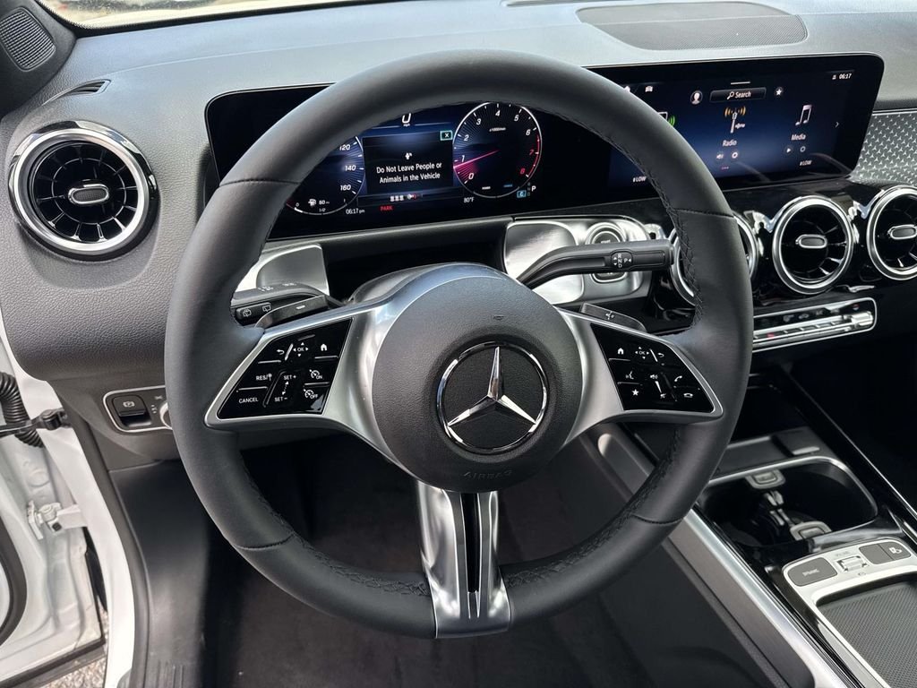 New 2026 Polar White Mercedes-Benz GLB 250 image 10