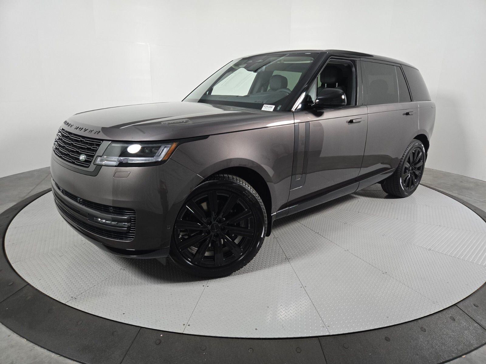 New 2026 Charente Grey Land Rover SE image 1