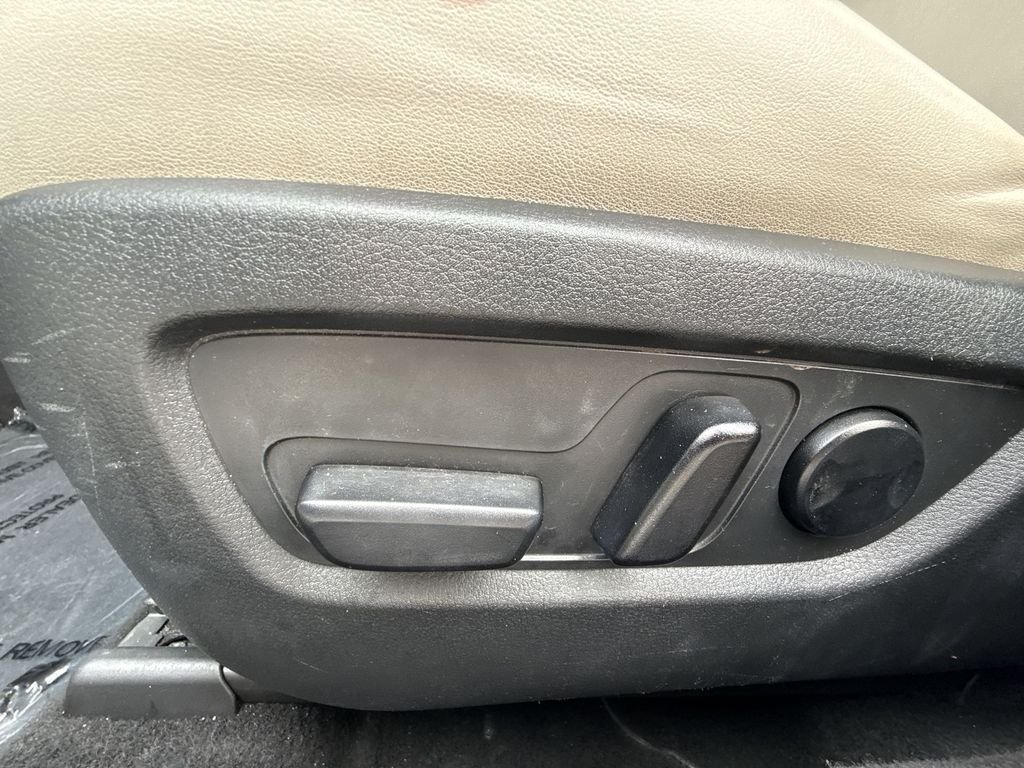 Used 2023 White Mazda 2.5 S Preferred Package image 12