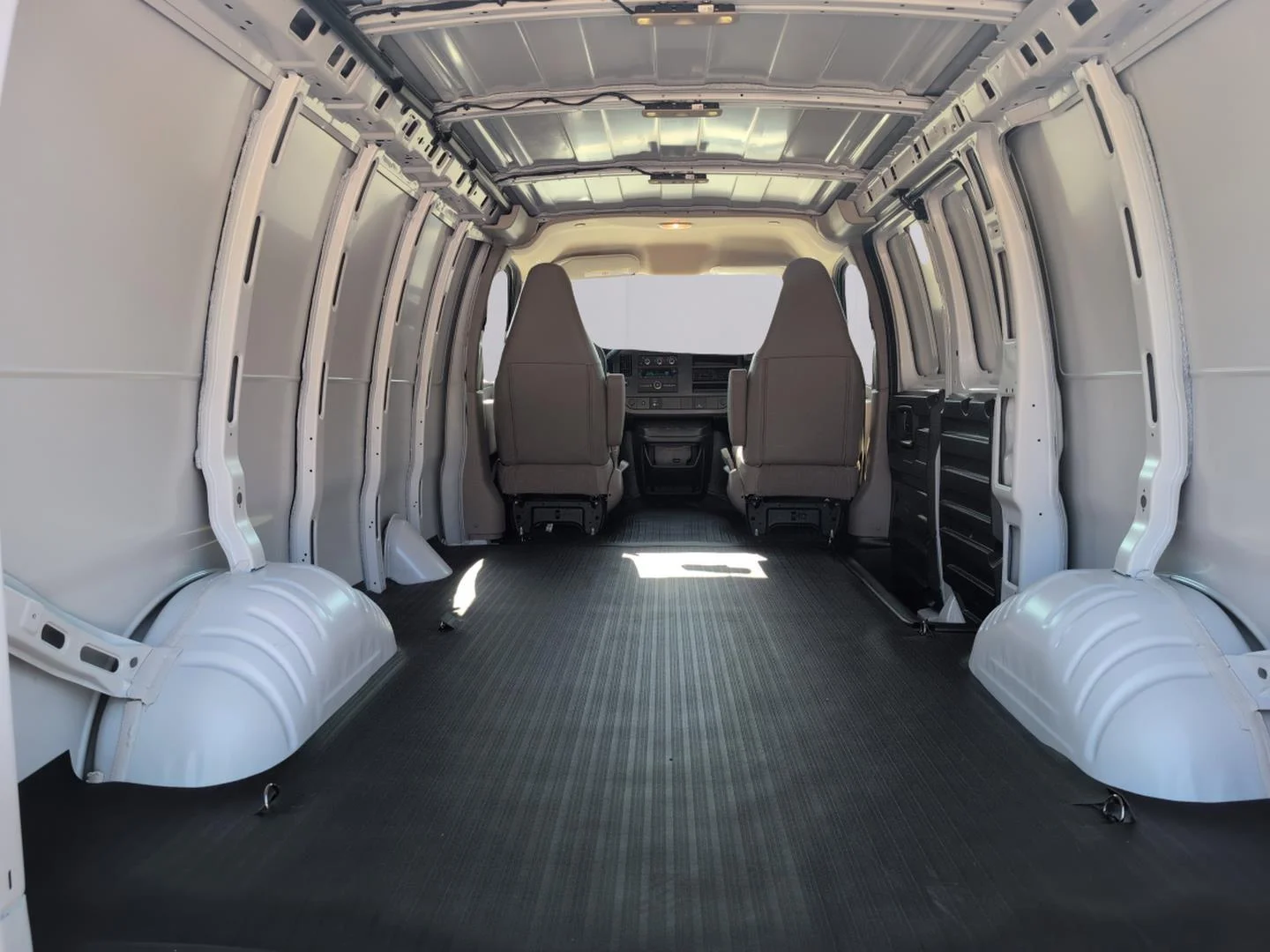 2026 Chevrolet Express Cargo Work Van - Photo 9