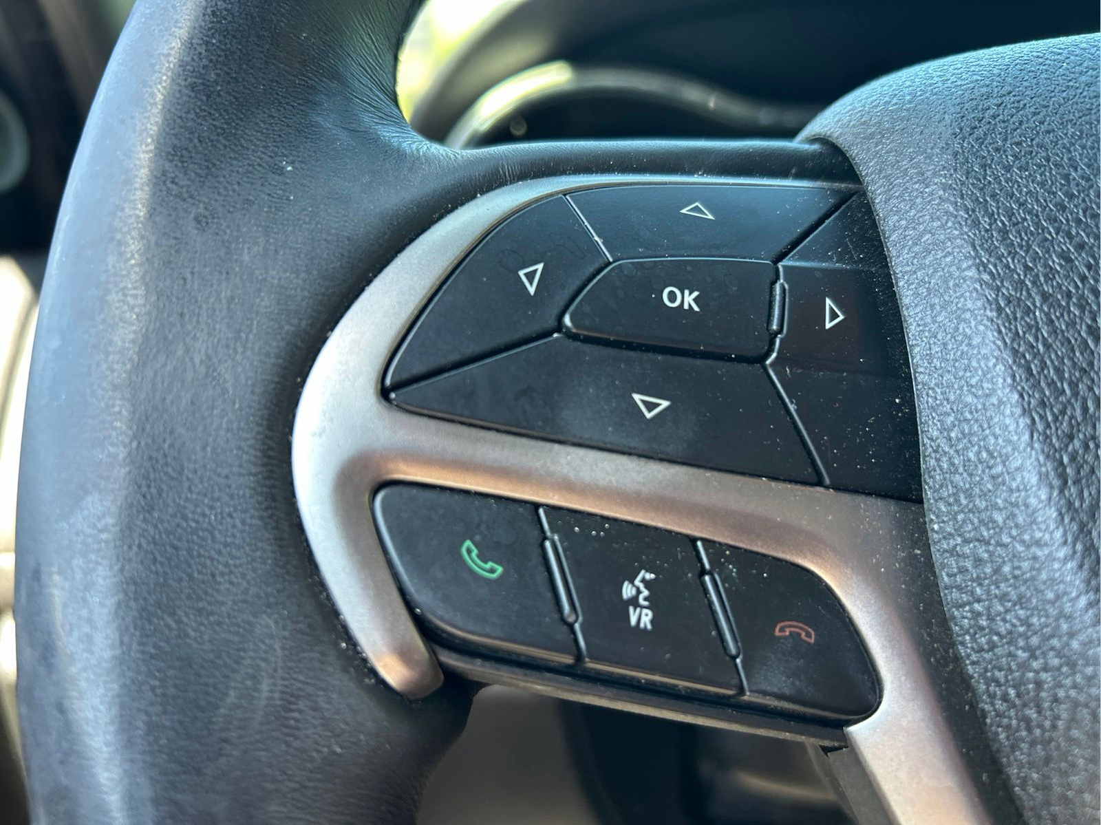 Used 2018 Black Jeep Altitude image 14