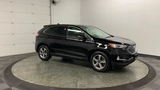 Used 2020 Black Ford SEL image 9