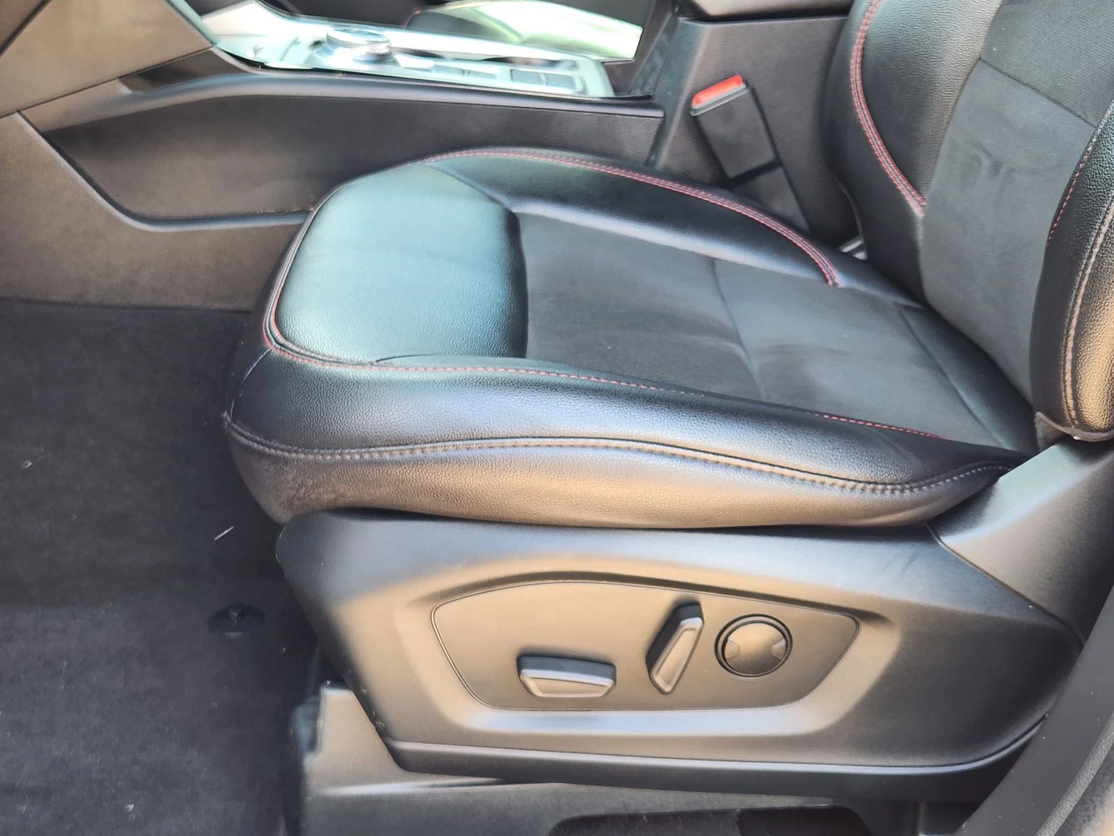 Used 2024 Silver Ford ST-Line image 22
