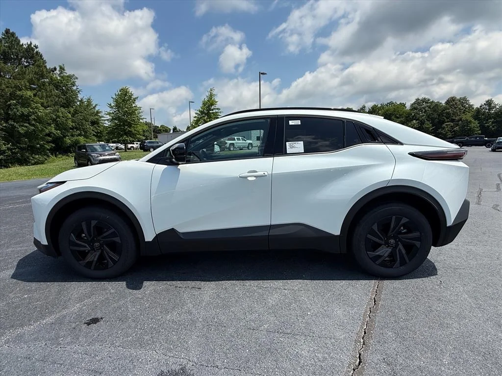 2026 Toyota C-HR  SE