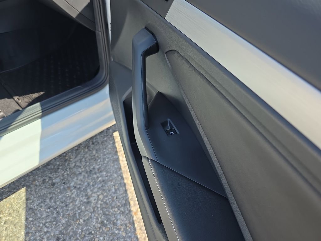 New 2026 White Volkswagen 1.5T Sport image 33