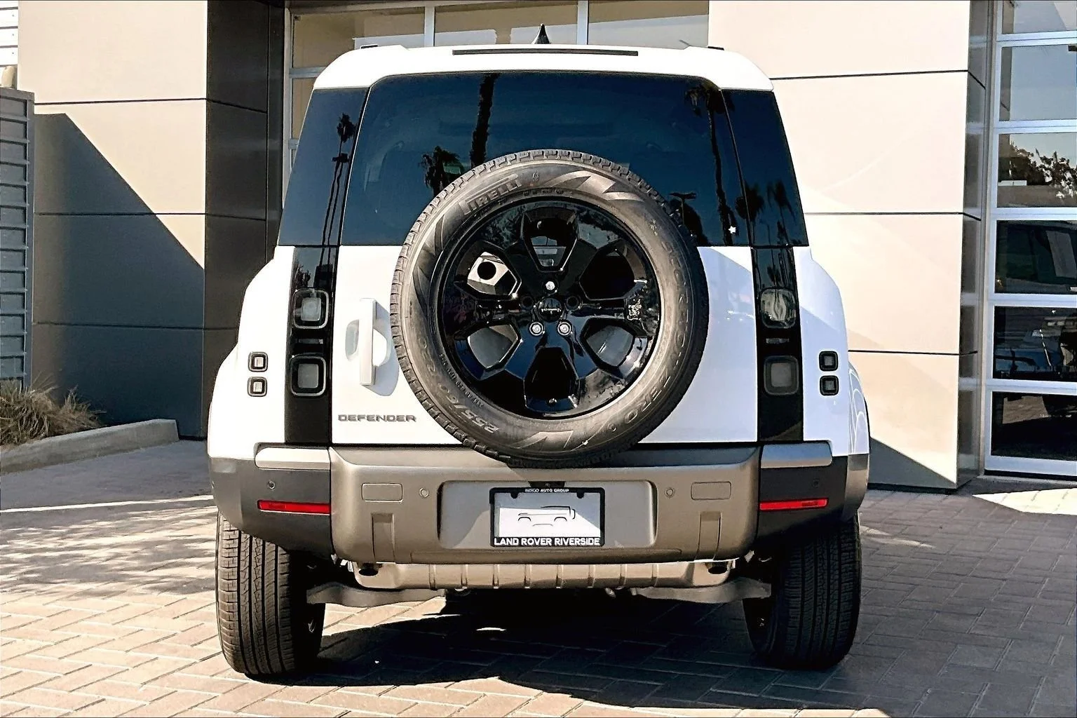 New 2026 Fuji White LAND ROVER S image 4