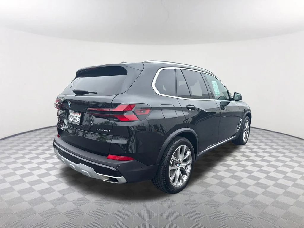 Used 2026 Black BMW xDrive40i image 4
